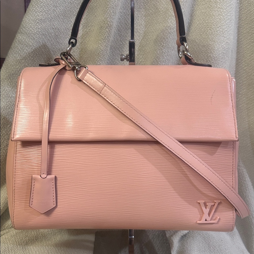 Louis Vuitton Epi Cluny MM Rose Ballerina Pink Bag With Shoulder Strap and COA